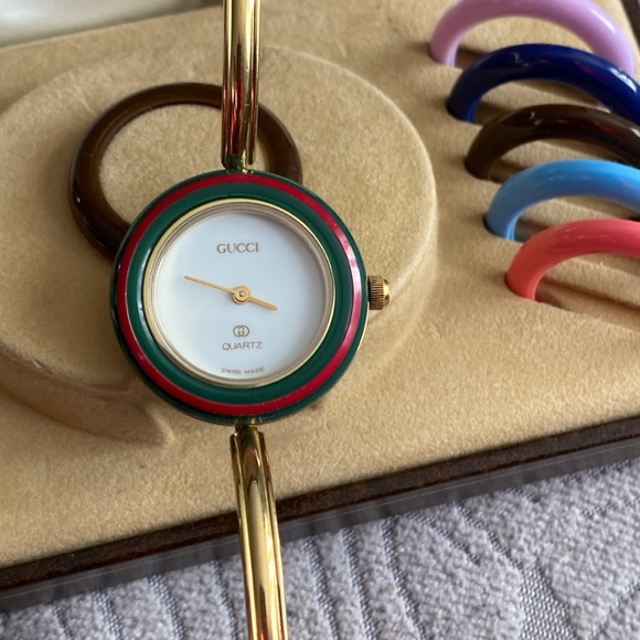 Gucci bangle watch - Picture 2 of 5